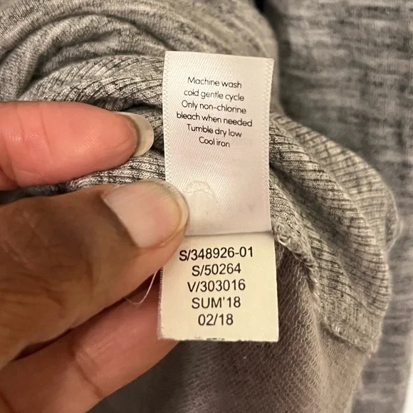 LIKE NEW Athleta Women’s Cowl Neck Sweatshirt - Marl Grey Heather - Size: MP - Picture 9 of 9